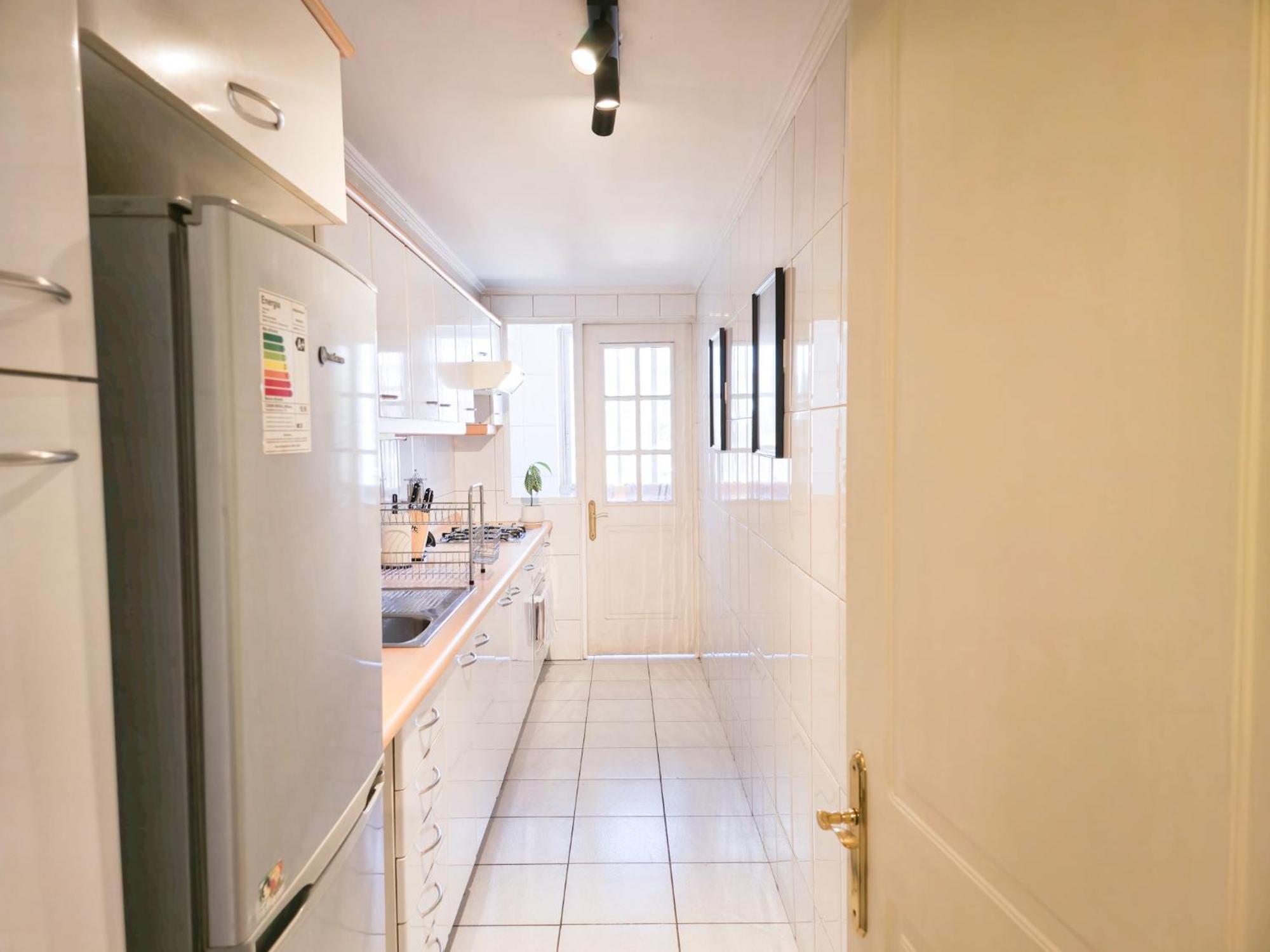 Apartamento Dpto A Pasos Del Costanera Center Con Aire Acondicionado En Barrio El Golf *