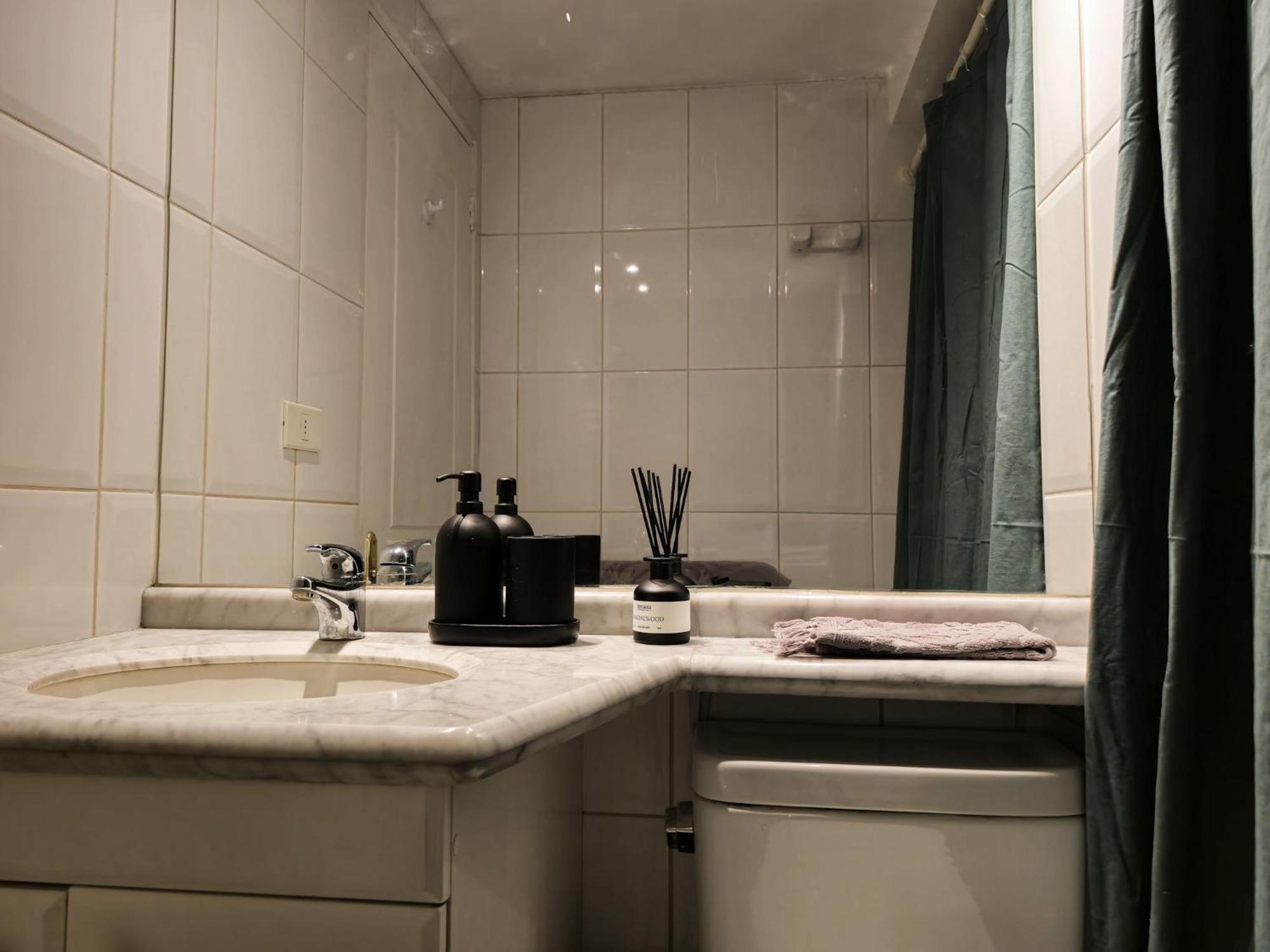 Apartamento Dpto A Pasos Del Costanera Center Con Aire Acondicionado En Barrio El Golf *